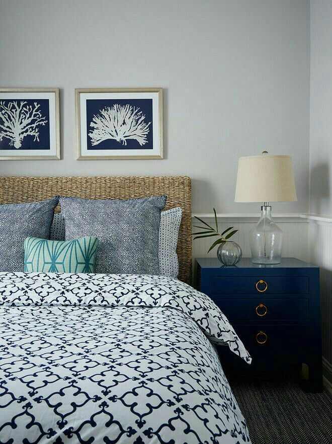 beachy-bedside-table-romantic-coastal-bedroom-decor-ideas