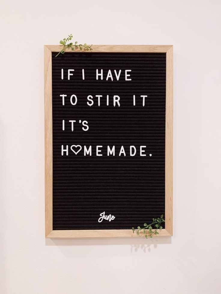 customizable-letterboard-small-office-wall-decor-ideas