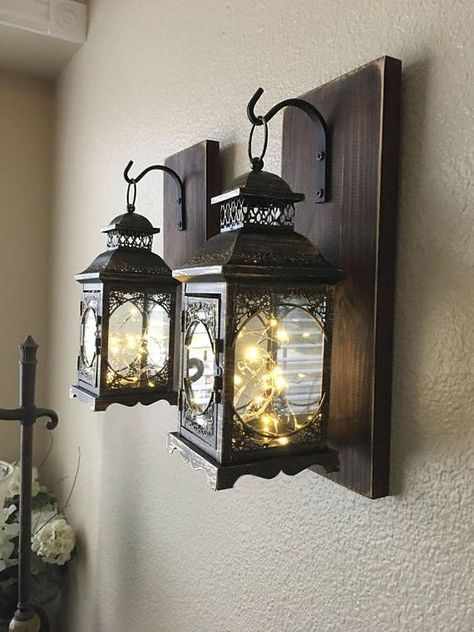 lighthouse-lantern-coastal-entryway-decor-ideas