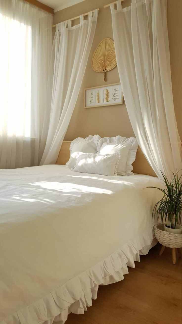 sheer-curtains-minimalist-bohemian-bedroom-ideas