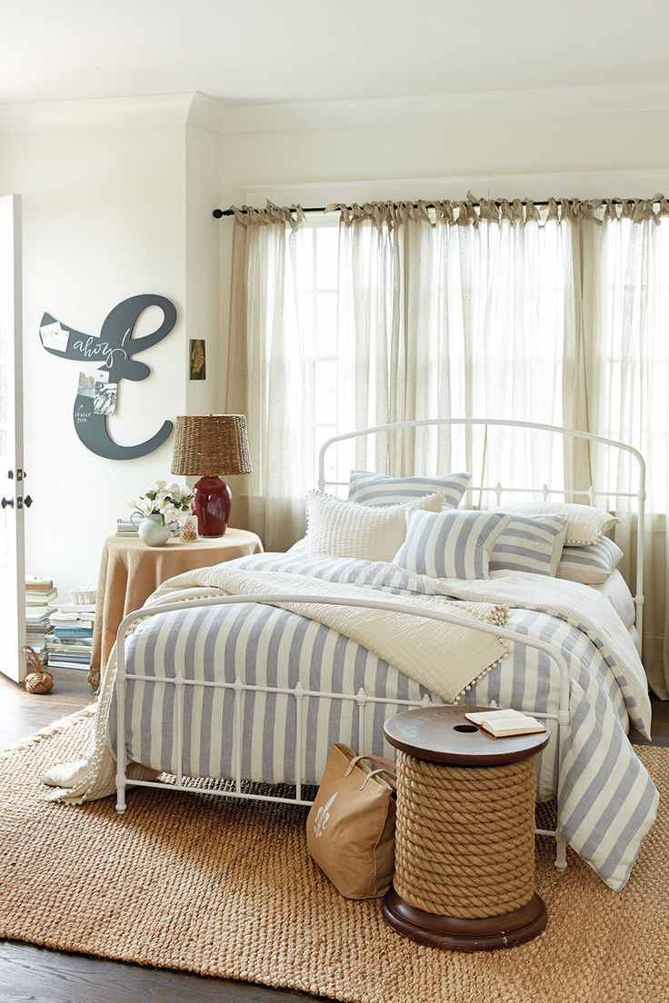 sailor-rope-accents-modern-coastal-bedroom-decor-ideas