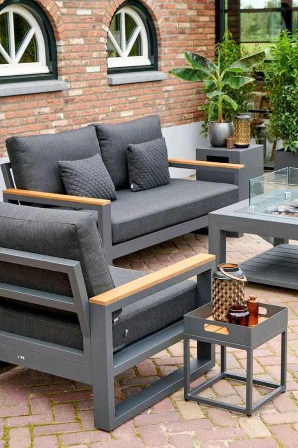 cushions-small-outdoor-dining-ideas