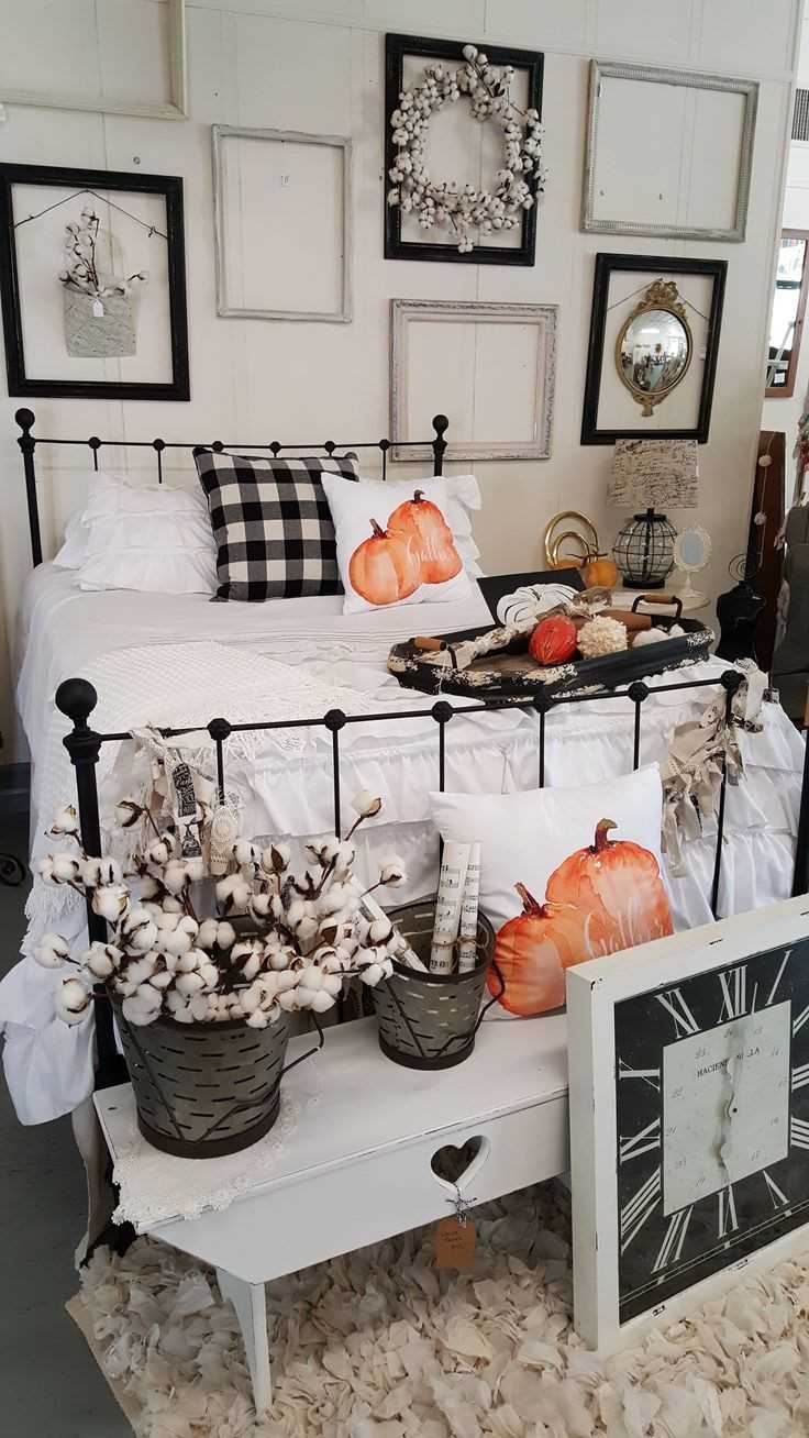 Buffalo-Check-Accents-as-a-fall-decor-idea-for-home 