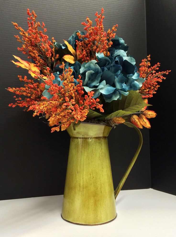 autumn-hydrangea-vase