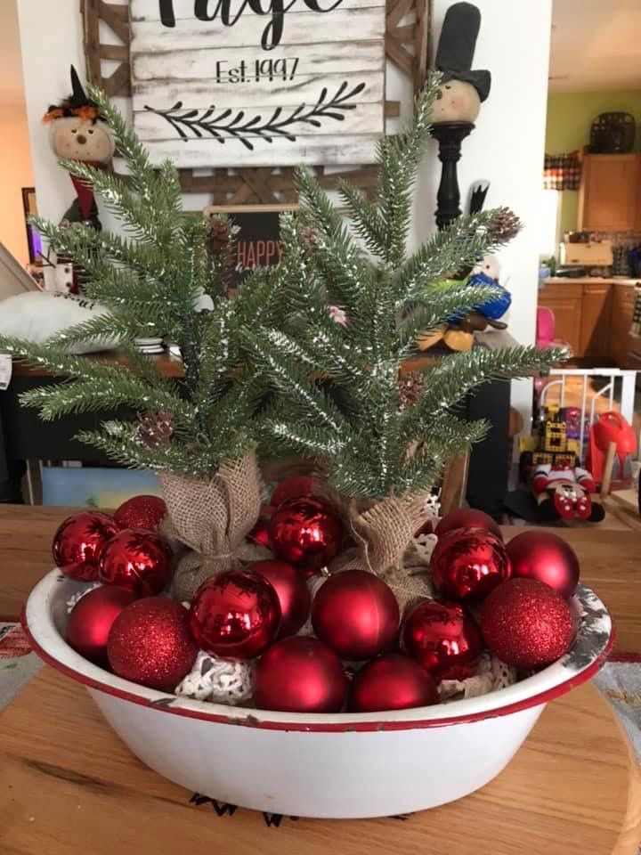 christmas-ornament-bowl-Christmas-centrpiece-diy-ideas