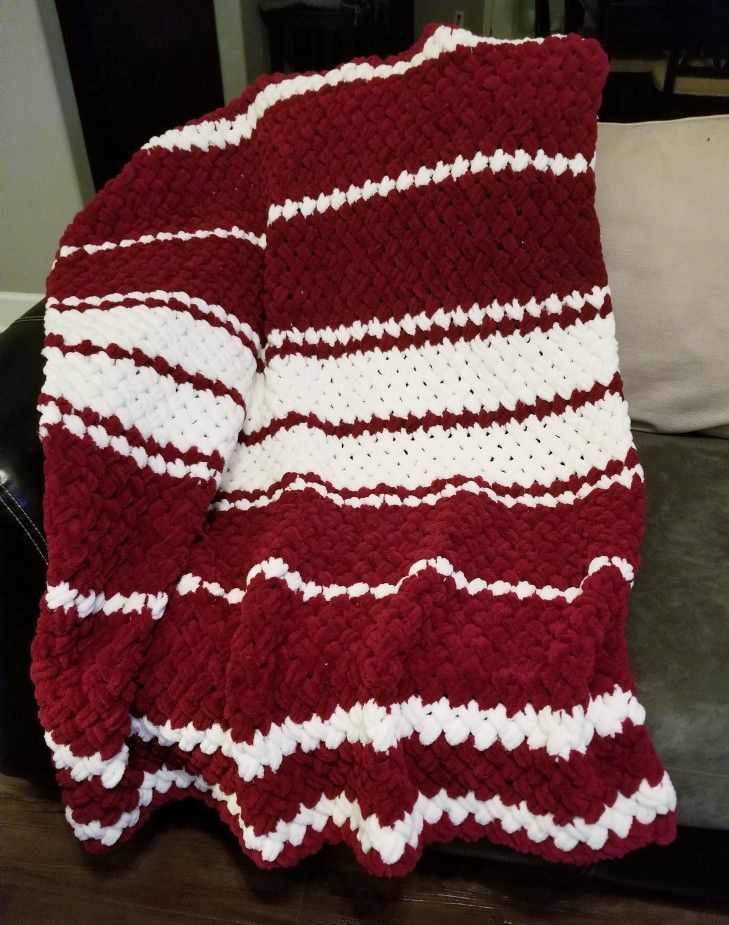 oversized-knit-blanket-christmas-aesthetic-decor