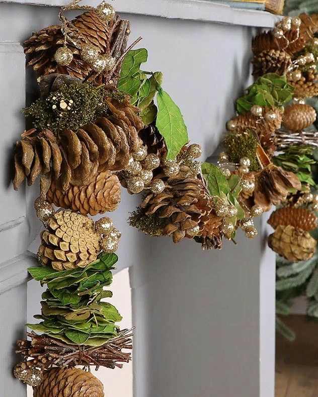 cedarwood-garland-natural-christmas-decor-ideas