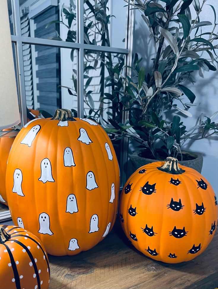 diy-painted-pumpkin-fall-room-decor-ideas