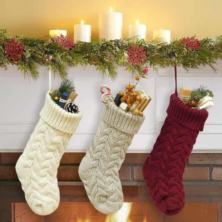 cozy-knit-socks-cottage-christmas-decor-ideas