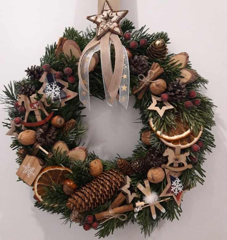 herb-and-pinecone-wreath-natural-christmas-decor-ideas