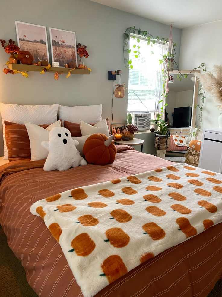 seasonal-throw-blankets-fall-bedroom-decor-aesthetics