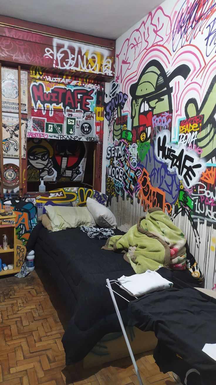 spray-paint-artwork-street-style-room-decor-ideas