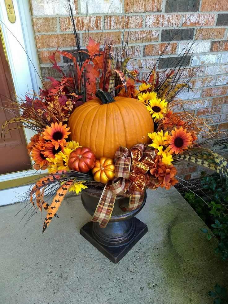 autumn-themed-planter-urn