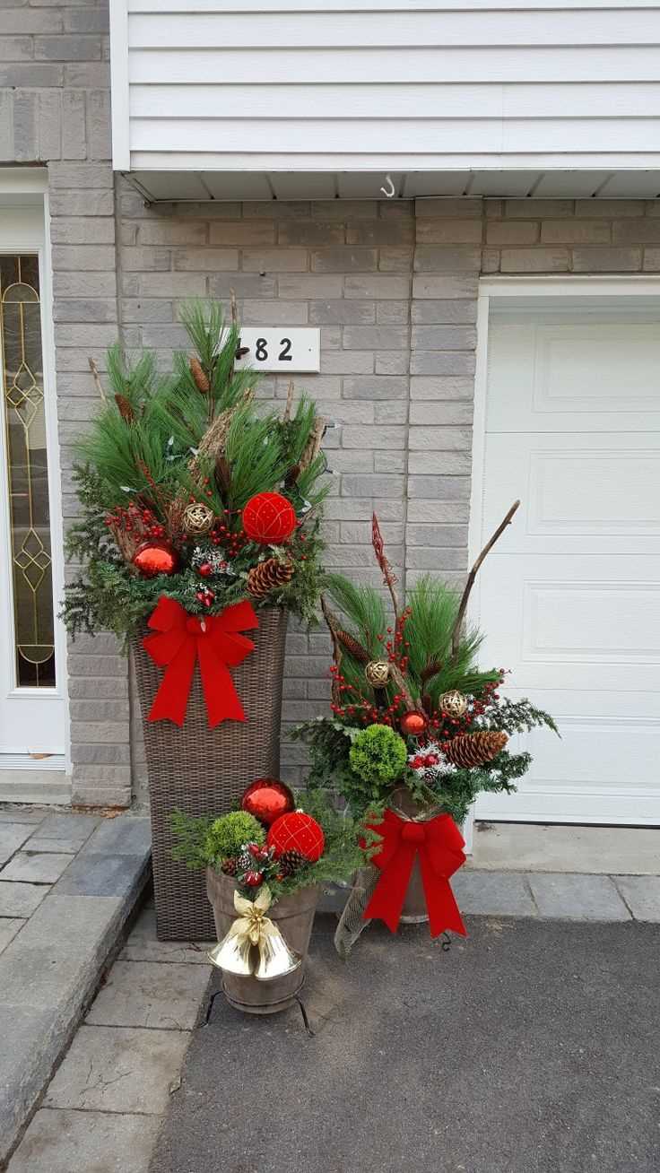 winter-floral-arrangement-cottage-christmas-decor-ideas