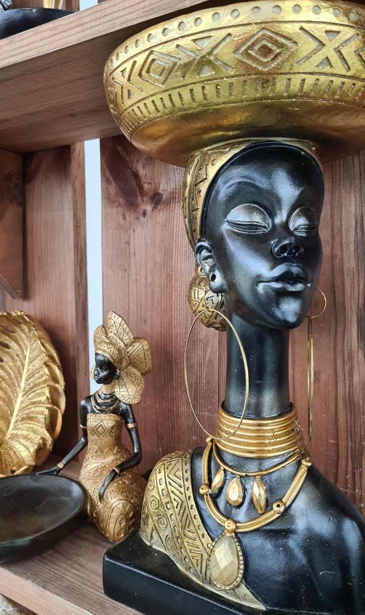 african-statues-afrocentric-decor-ideas