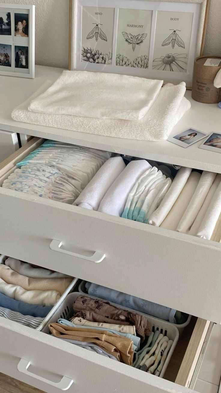 dresser-drawers-ways-to-organize-and-store-your-baby's-cloth