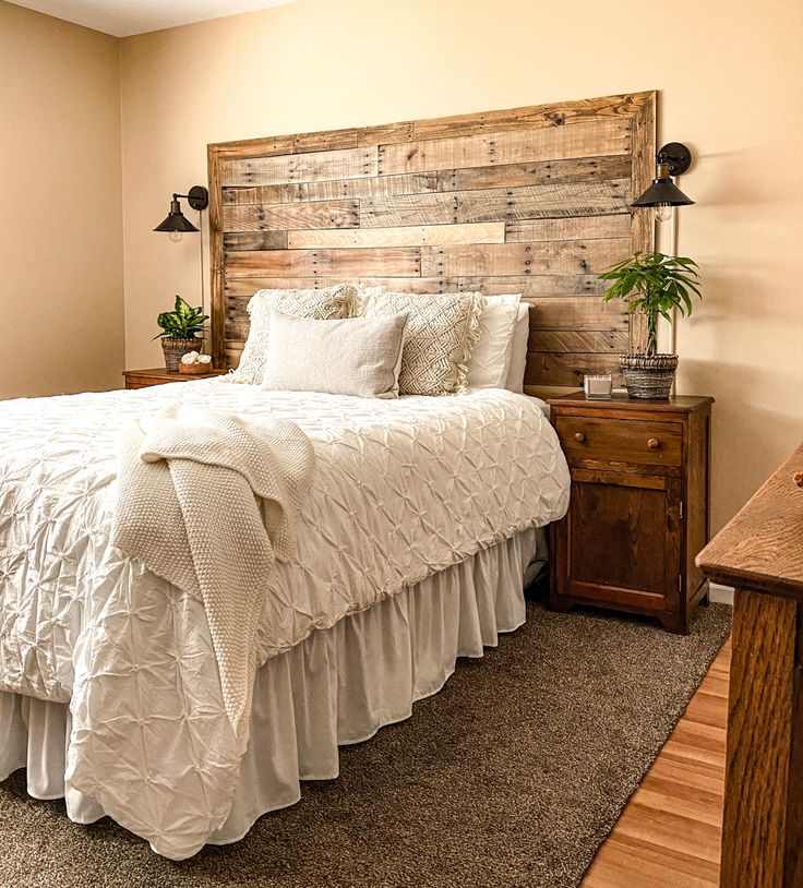 barn-headboard-cowgirl-bedroom-decor-ideas