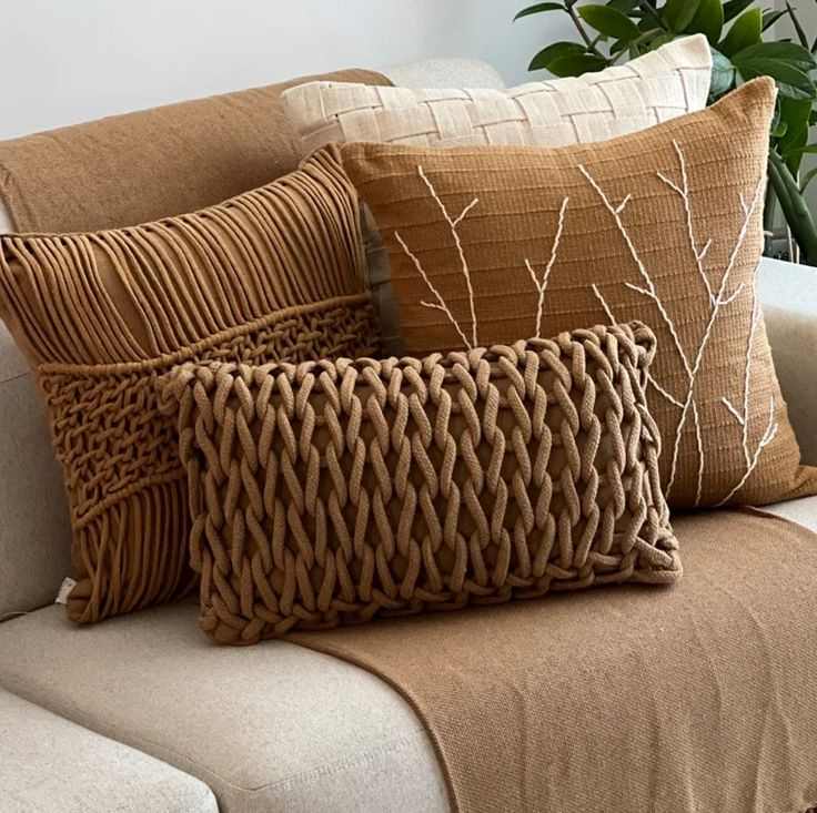 mud-cloth-throw-pillows-afrocentric-decor-ideas