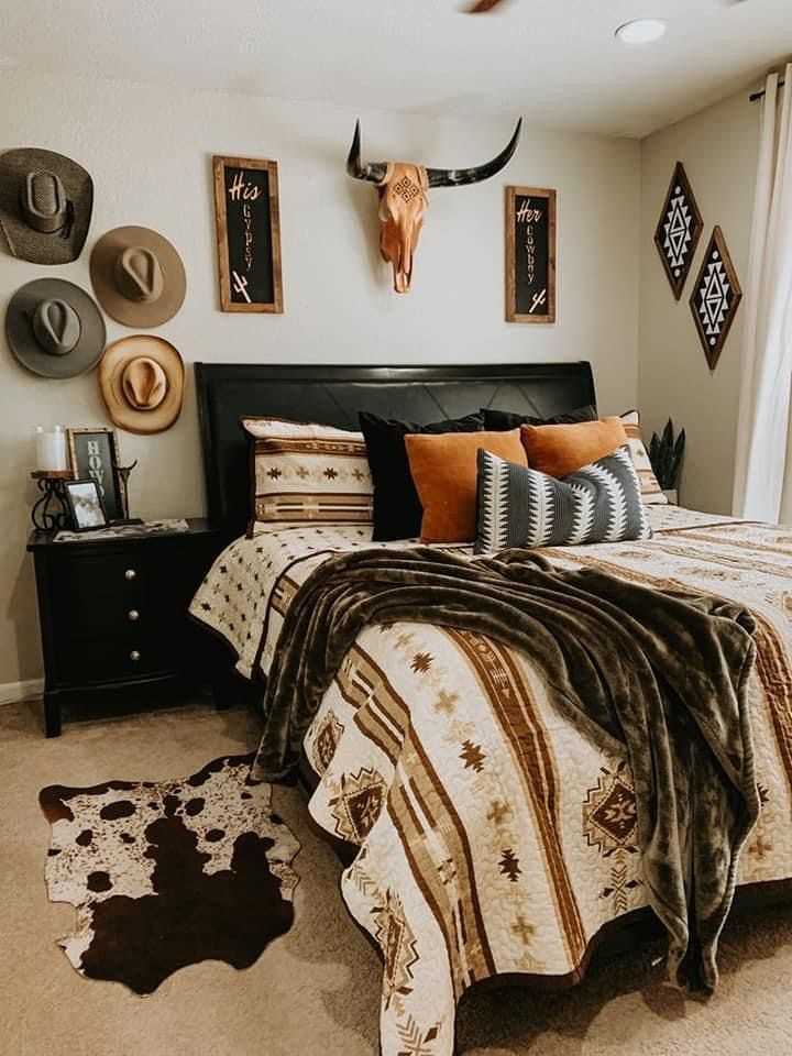 cowgirl-hats-wall-display-cowgirl-bedroom-decor-ideas