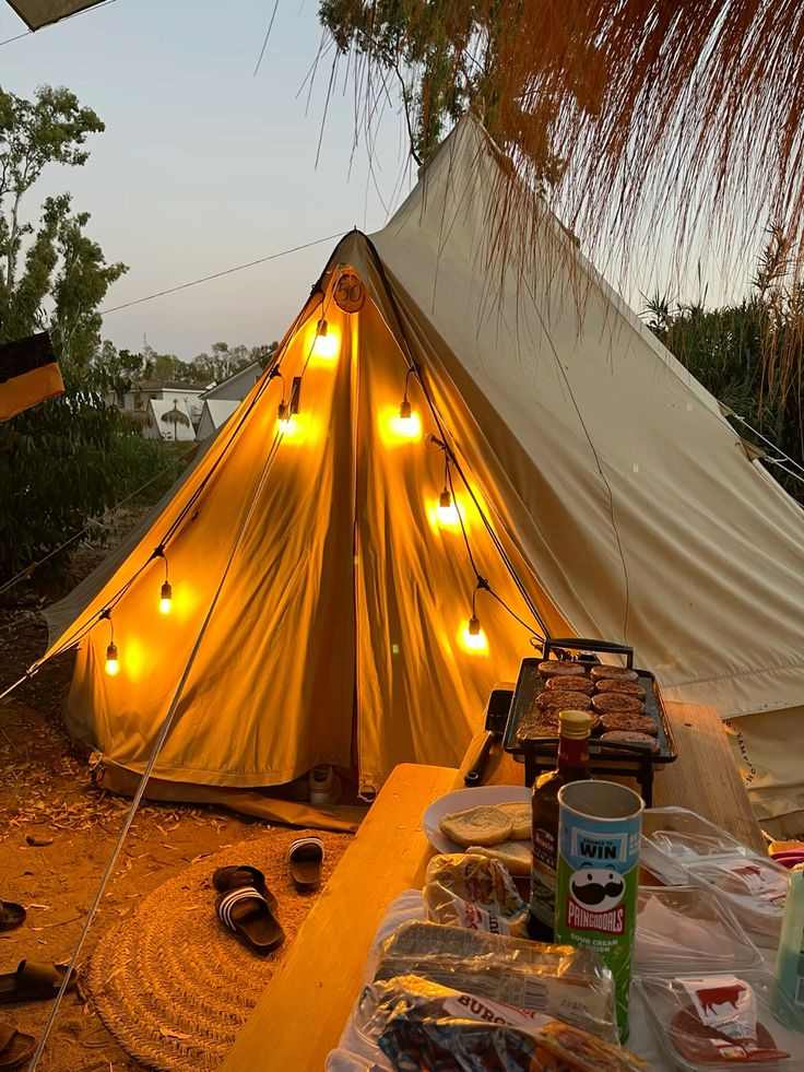 clip-on-lanterns-and-lights-camping-organization-ideas