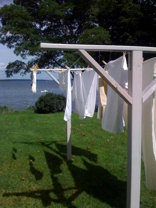 rope-clothesline-camping-organization-idea