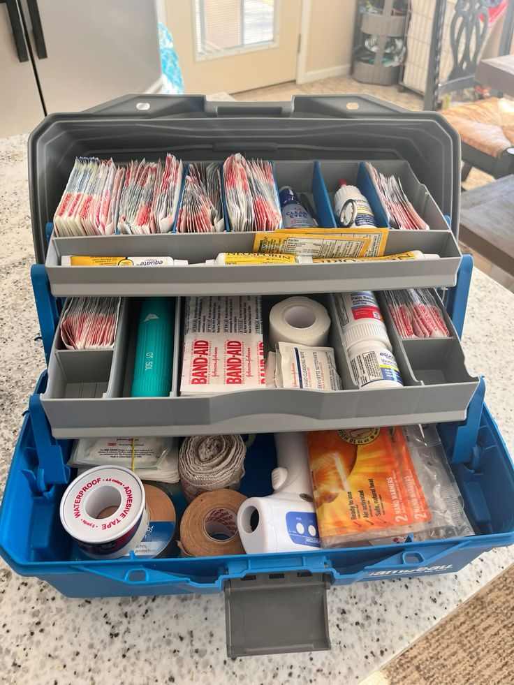 first-aid-kit-organizer-camping-organization-ideas