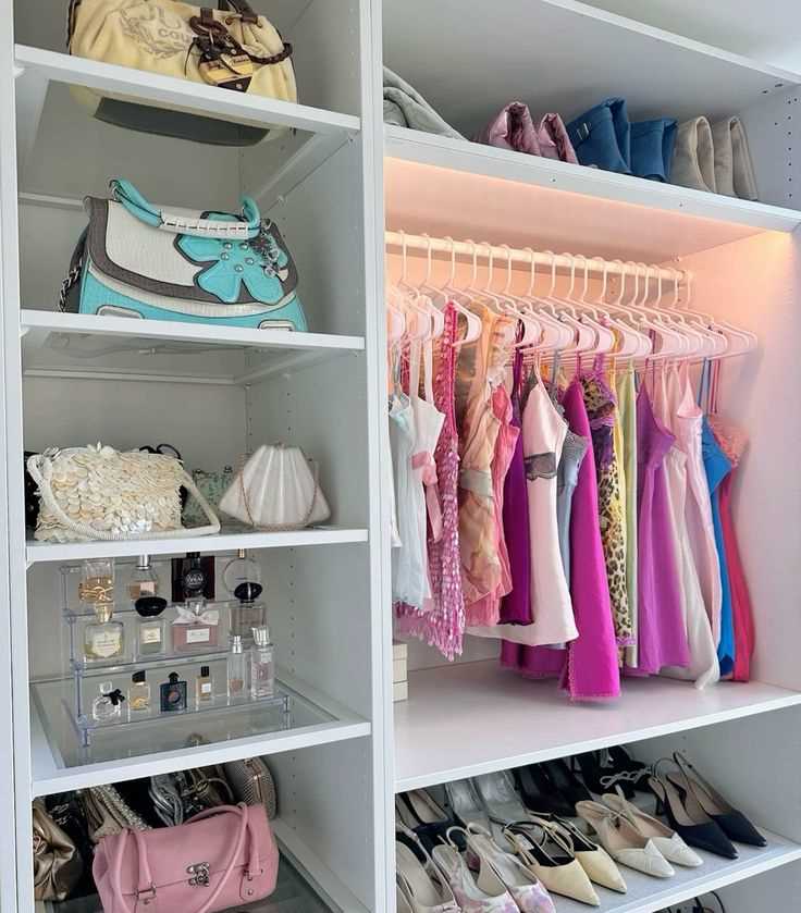 hanging-rods-ways-to-organize-and-store-your-baby's-clothes