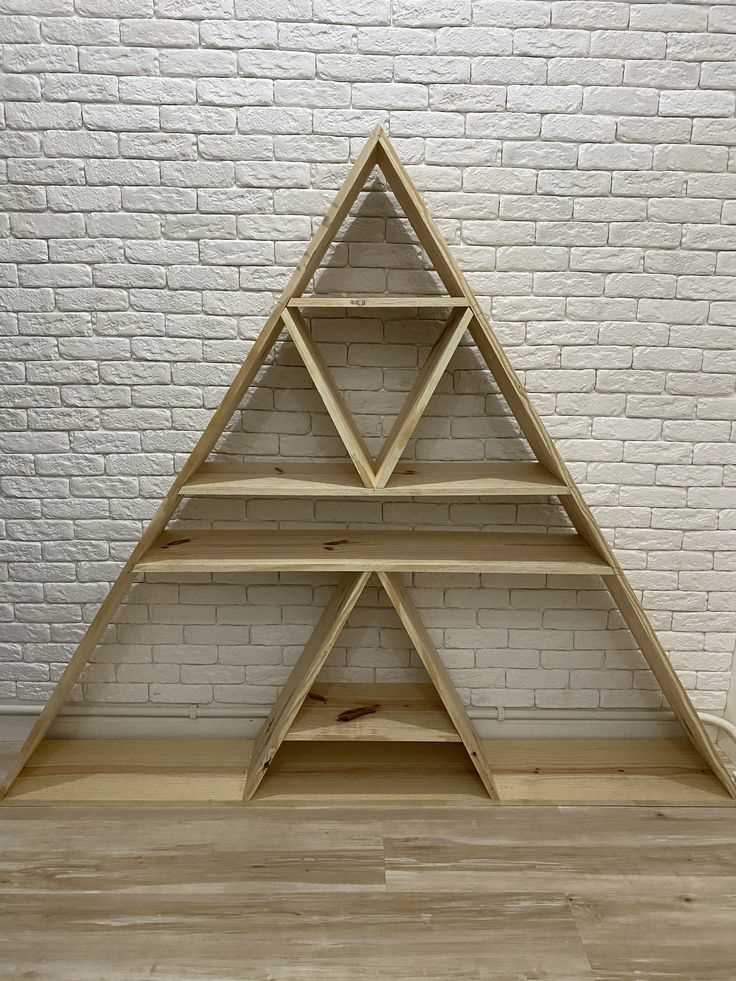 pyramidal-shelving-egyptian-living-room-decor-ideas