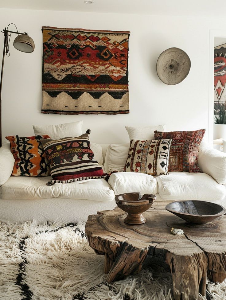 statement-tapestery-boho-chic-living-room-ideas