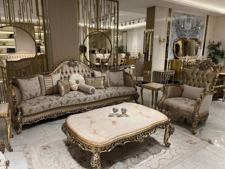 antique-furniture-baroque-living-room-decor-ideas