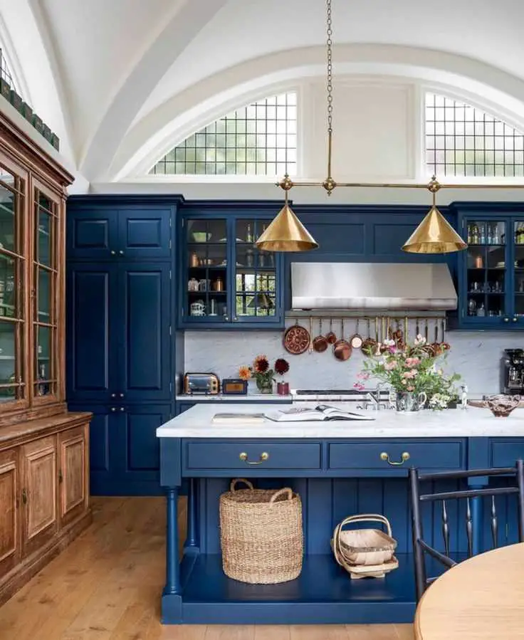 nautical-color-palette-small-coastal-kitchen-ideas