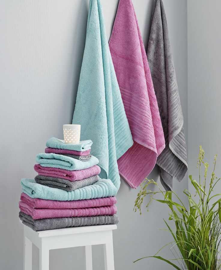 add-soft-plush-towels-ways-to-add-a-touch-of-glam-to-your-bathroom