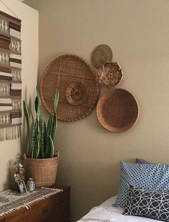 natural-fiber-wall-basket-earthy-bedroom-decor-ideas