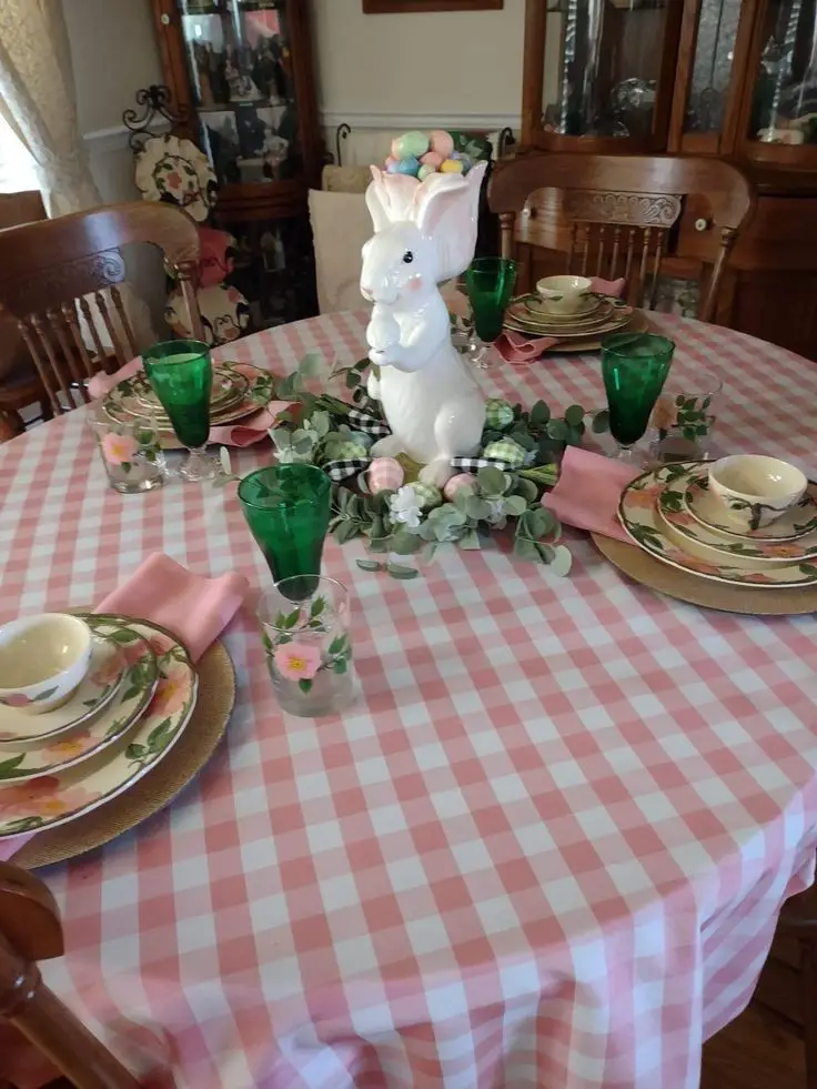 bunny-themed-decor-easter-tablescape-ideas