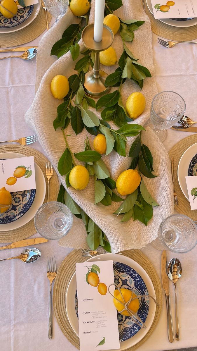 lemon-and-citrus-inspired-table-decor