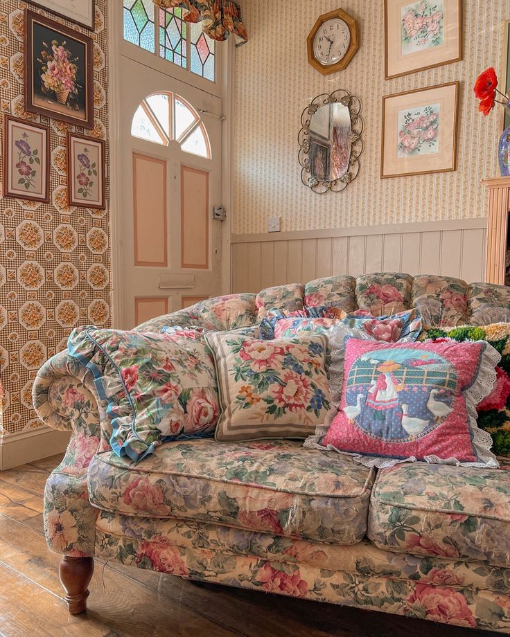 chintz-fabric-vintage-inspired-decor-ideas