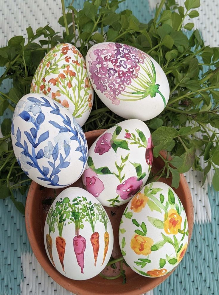 handpainted-egg-decor-easter-tablescape-ideas