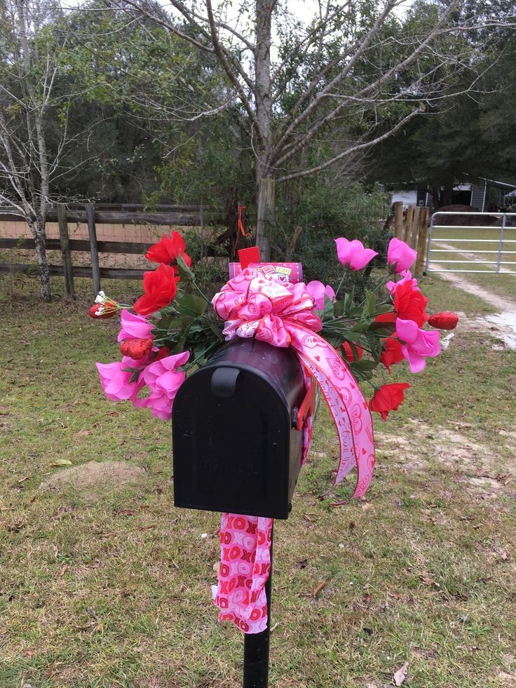 love-letter-mailbox-valentine-door-decor-ideas