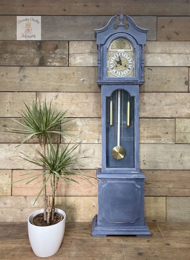 grandfather-clock-vintage-inspired-decor-ideas