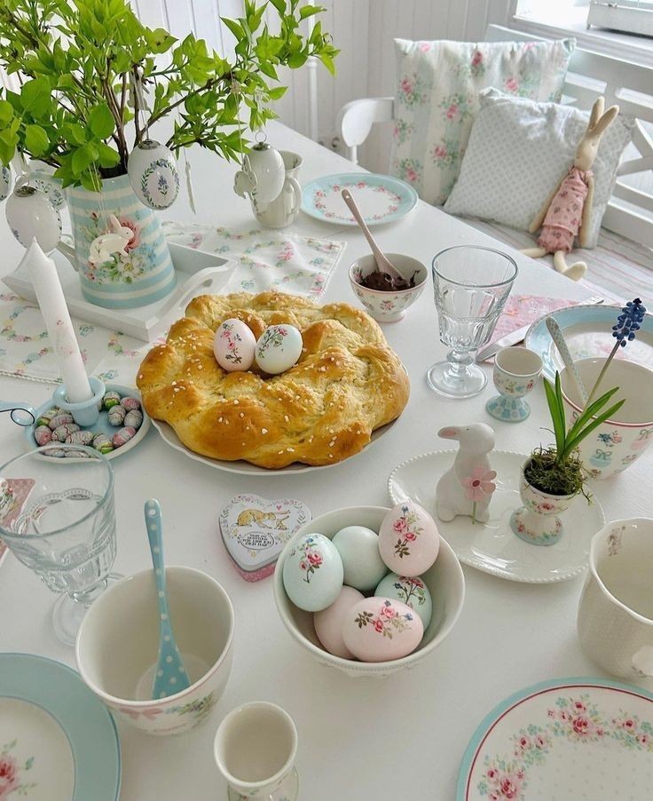 water-color-inspired-dinner-wares-easter-table-setting-ideas