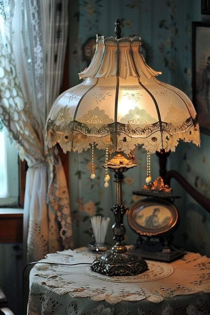 vintage-desk-lamps