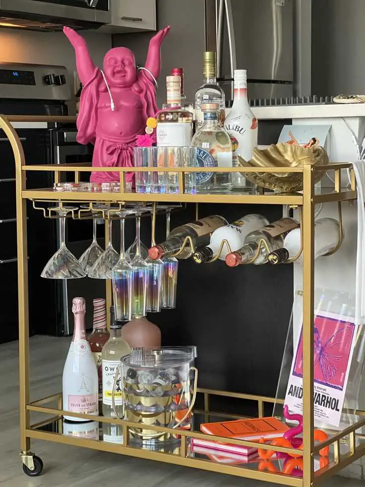 bar-cart-decor-ideas-for-an-affordable-glam-look