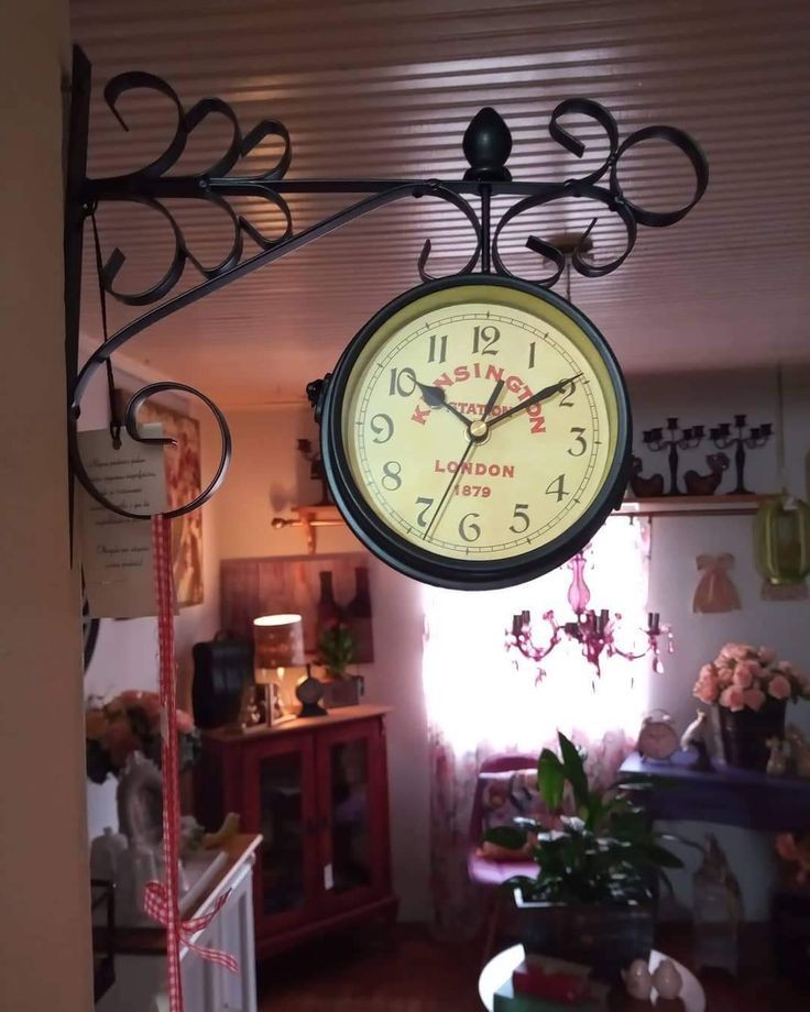 retro-wall-clocks-vintage-inspired-decor-ideas