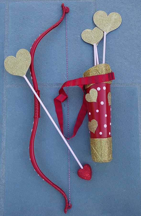 cupid's-arrow-door-hanger