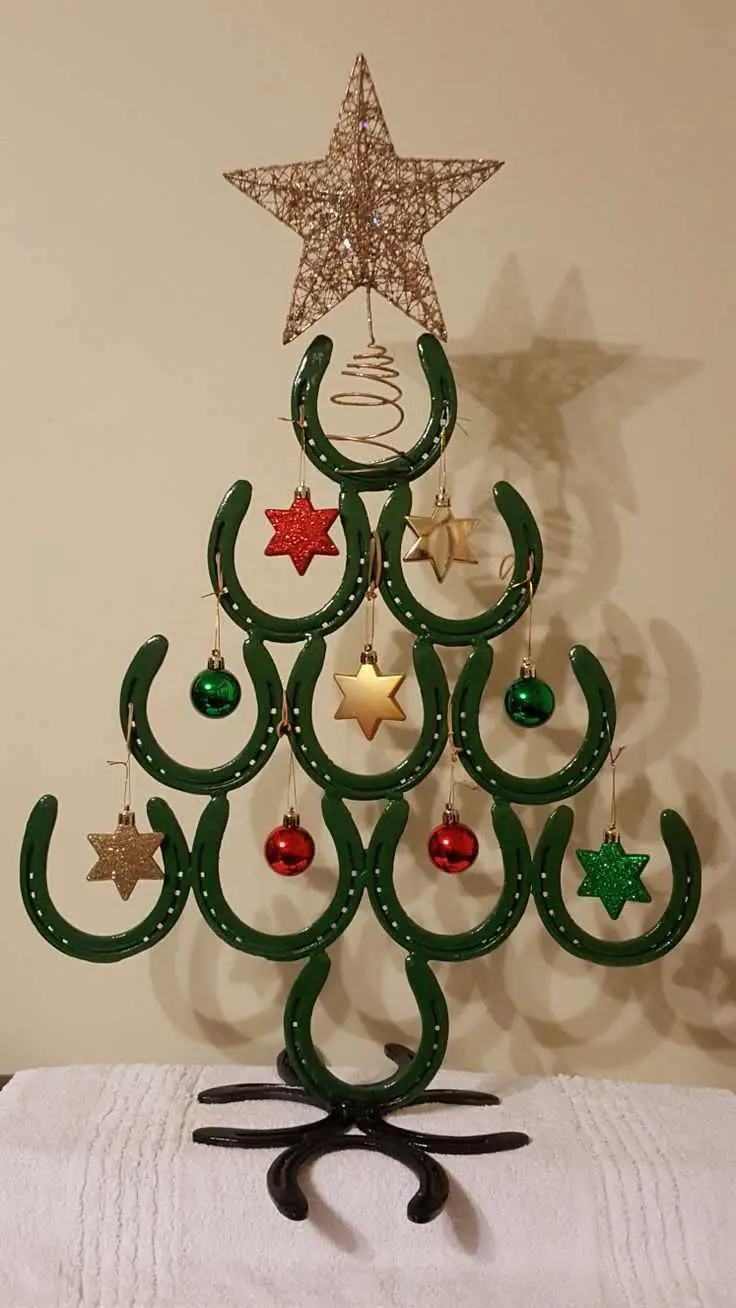 lucky-horseshoe-wreath