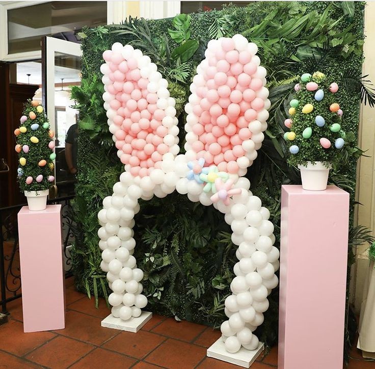 balloon-bunny-ears-easter-door-decoration-ideas