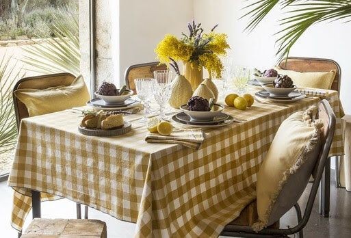 gingham-table-runners-farmhouse-easter-decor-ideas