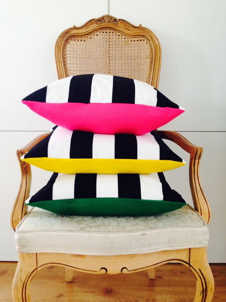 bright-throw-pillows-with-pattern