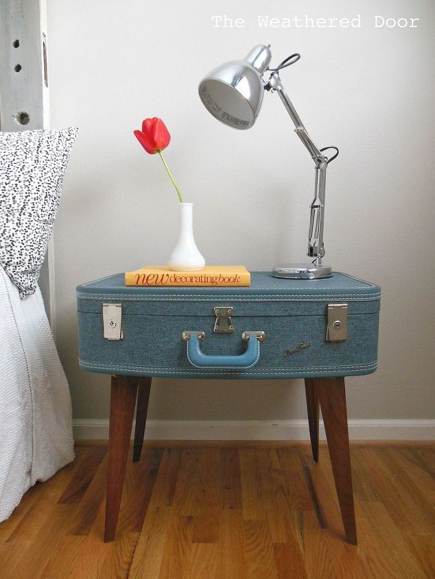 Suitcase-Side-Table