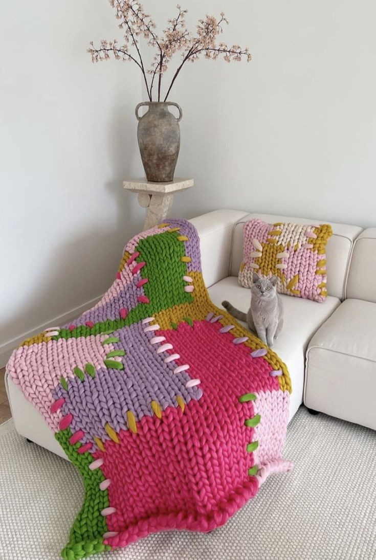 bright-throw-blankets-bold-and-bright-home-decor-ideas